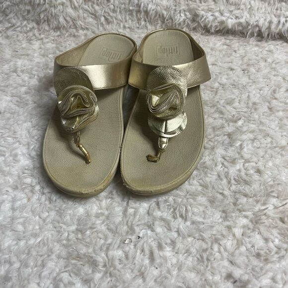 Fitflop Gold Flower Bloom wedge thong Sandals Size8 - Picture 2 of 11